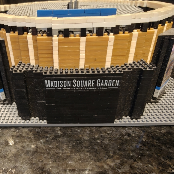 Madison Square Garden Building Set - Picture 4 of 8